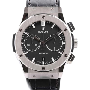 HUBLOT This modern brand is known for its original designs that combine different materials. They are pioneers in the watchmaking world and their most famous collection is the Big Bang.